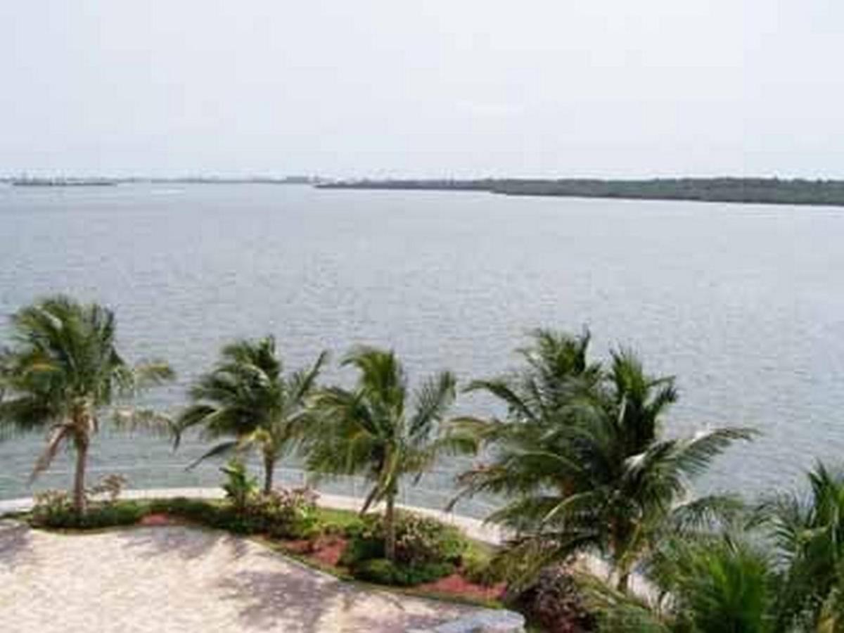 Boca Ciega Resort By Travel Resort Services Сент-Питерсберг Экстерьер фото